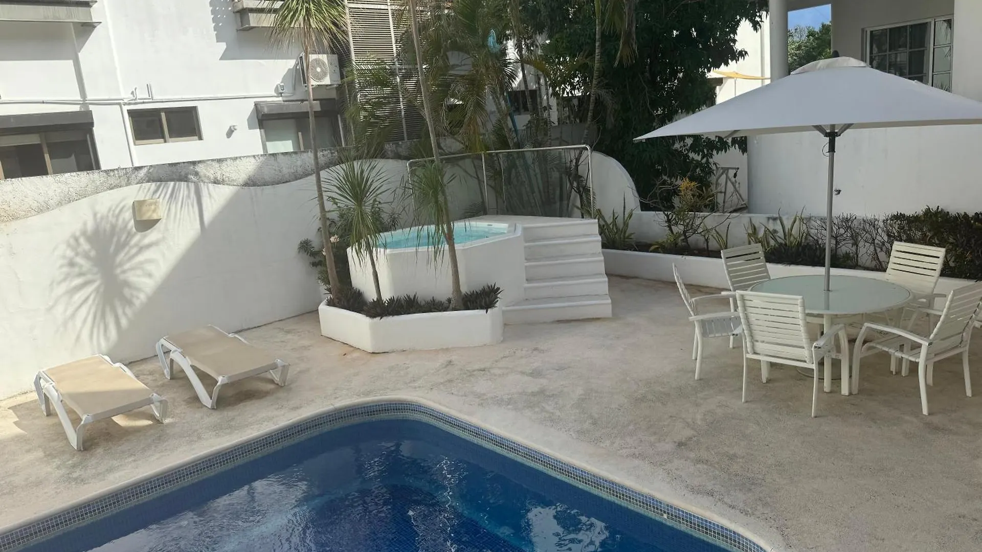 Apartamento Moderno Y Amplio Sobre 5Ta Av Playa del Carmen 0*,  Mexico